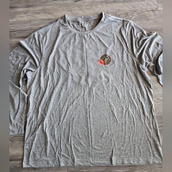 🌴 Caribbean Joe Island Supply Co. Long Sleeve Gray Performance Tee - Picture 2 of 9